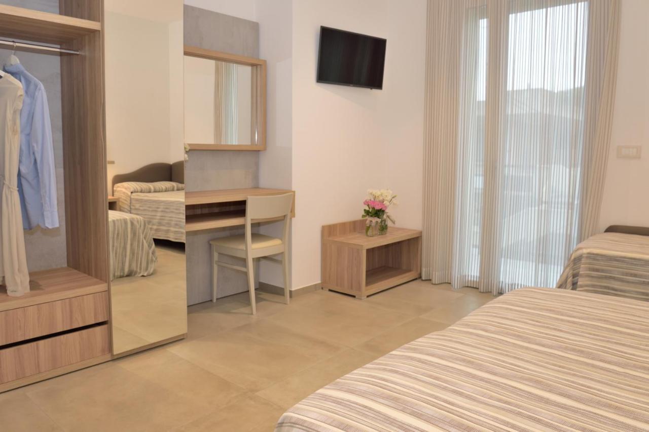 Hotel Abc Cervia Exterior foto